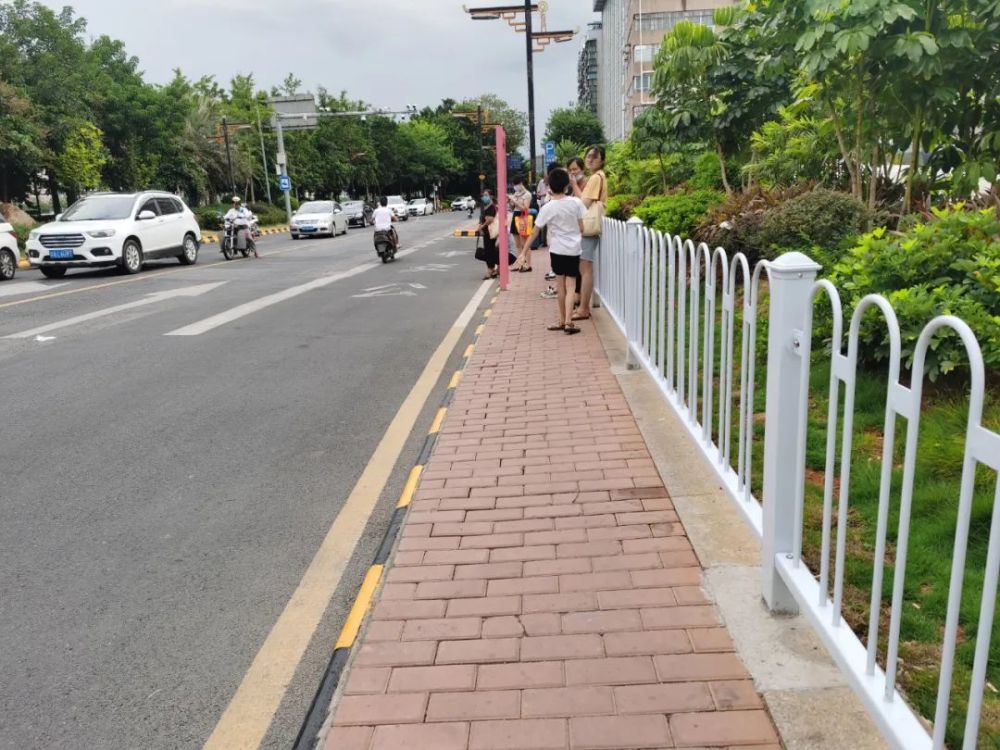 上海最窄人行道，独特人文风景的狭窄空间探索