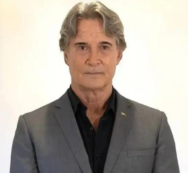 理查德·诺顿，成龙黄金配角反派传奇的一生