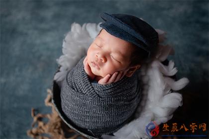 婴儿生辰八字的神秘与温馨解读