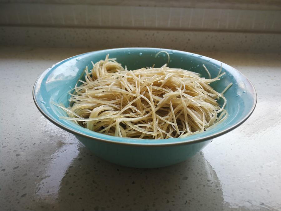 蚂蚁上树背后的生肖寓言，解析蚂蚁上树与生肖的关联