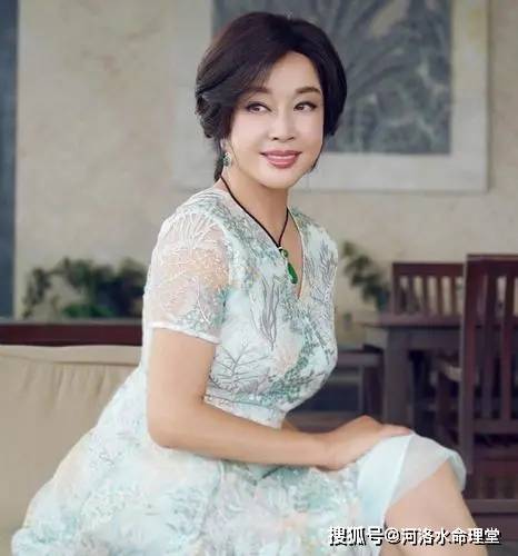 刘晓庆生辰八字揭秘，传奇女星的命运轨迹解析
