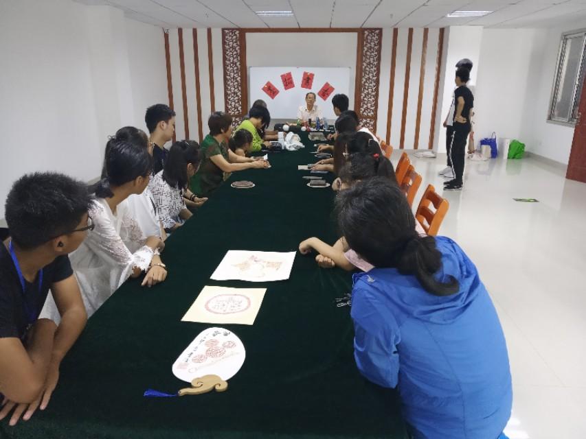 书肖生肖文化中的书香气息探索