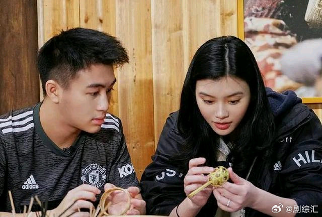 奚梦瑶与何猷君的星座背后的浪漫爱情故事揭秘