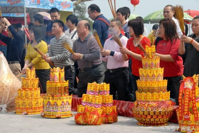 揭秘杀猪拜神背后的生肖神秘关联，杀猪来拜神与生肖之谜属于哪个生肖？