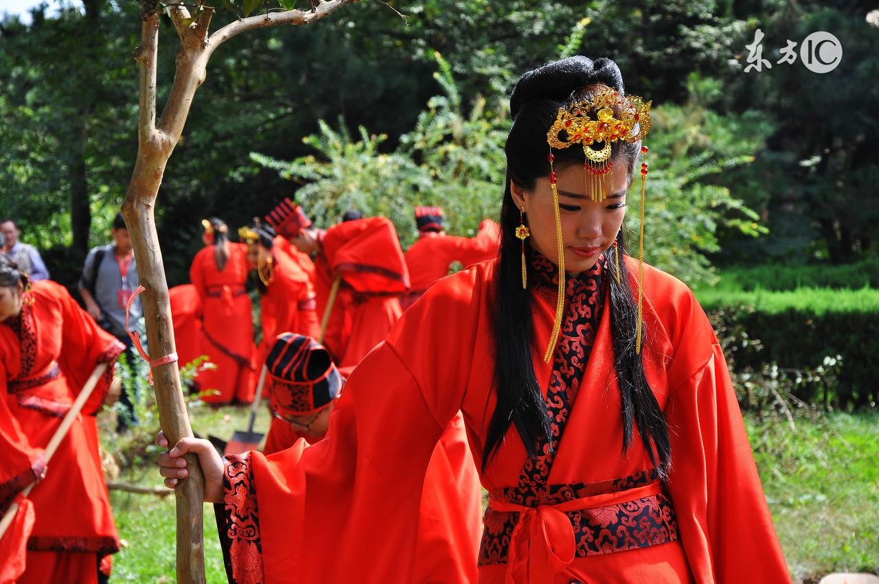 夫妻生辰八字合婚，探寻古智慧下的姻缘匹配之道