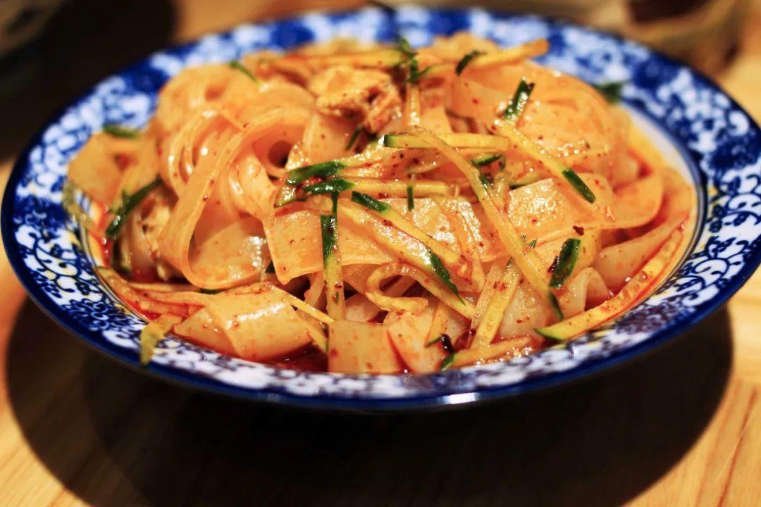 大口吃素探生肖奥秘，素食与生肖的关联研究