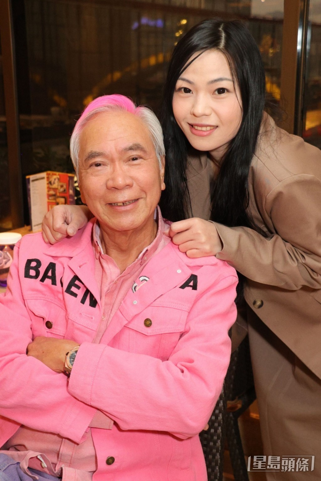 TVB老戏骨狱中求婚成功，跨越岁月的爱情传奇，74岁依旧真情不变！