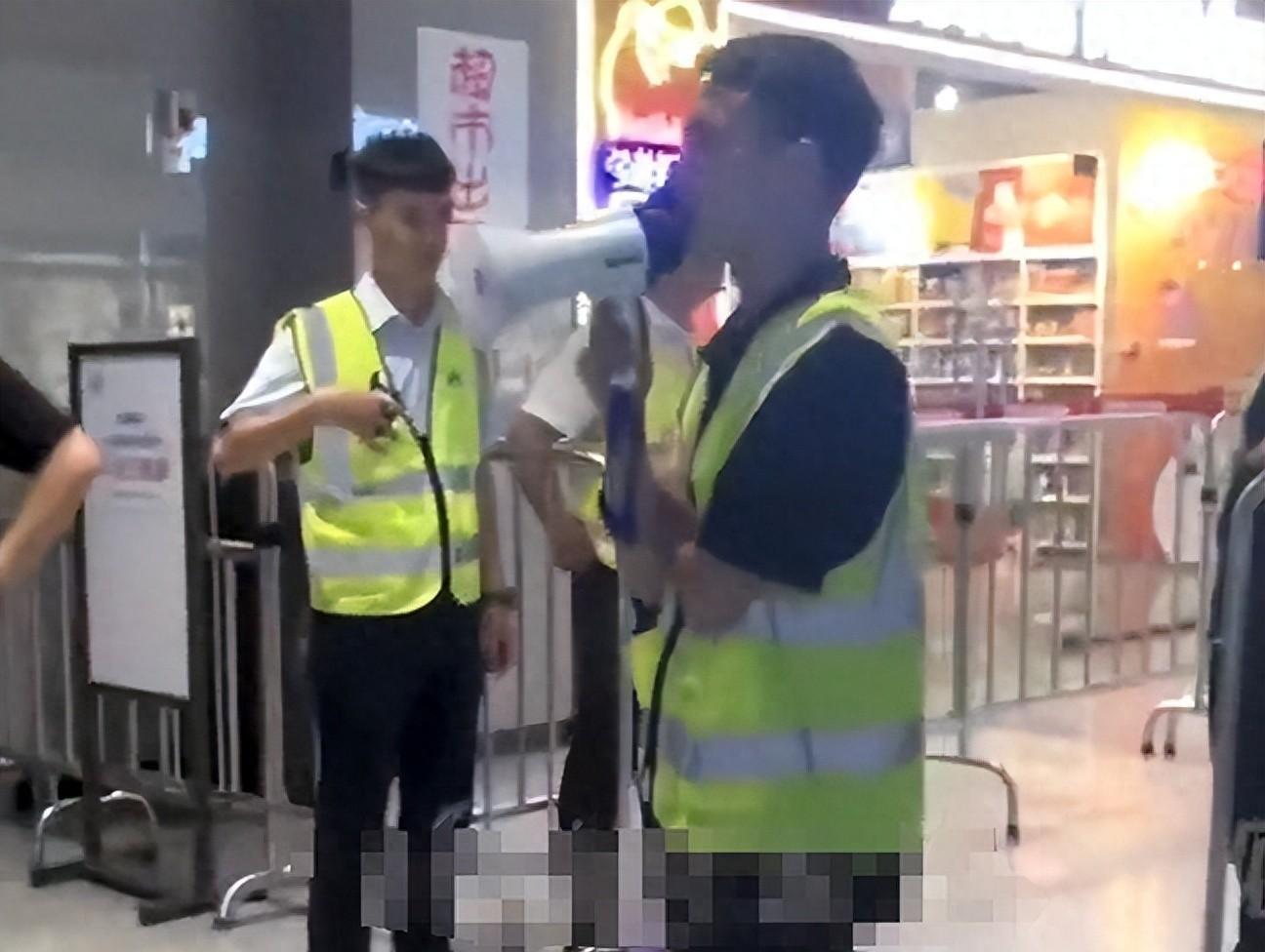 于东来质问永辉高管，高薪背后为何不涨工资？引发深思！