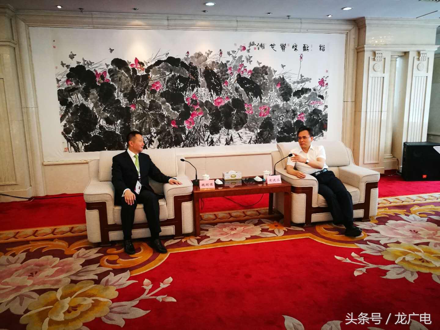 广东长青集团董事长何启强谈年轻人就业选择，工厂与外卖之间的权衡与抉择。