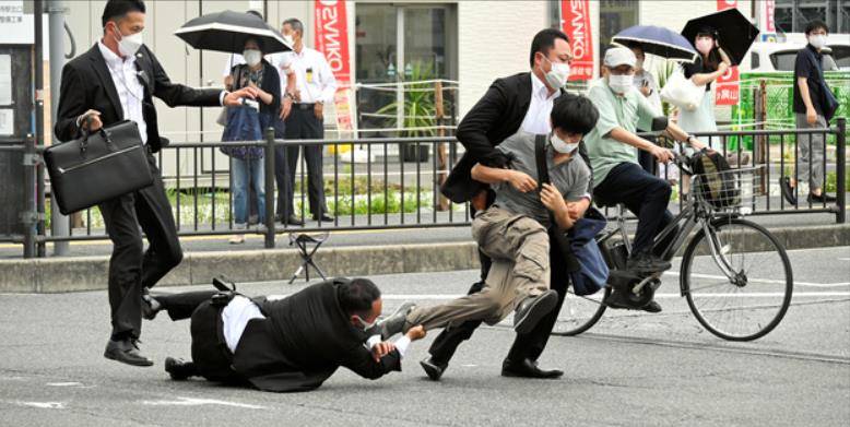 揭秘日本历史，五任首相遭刺杀，车站血案背后的故事揭秘。