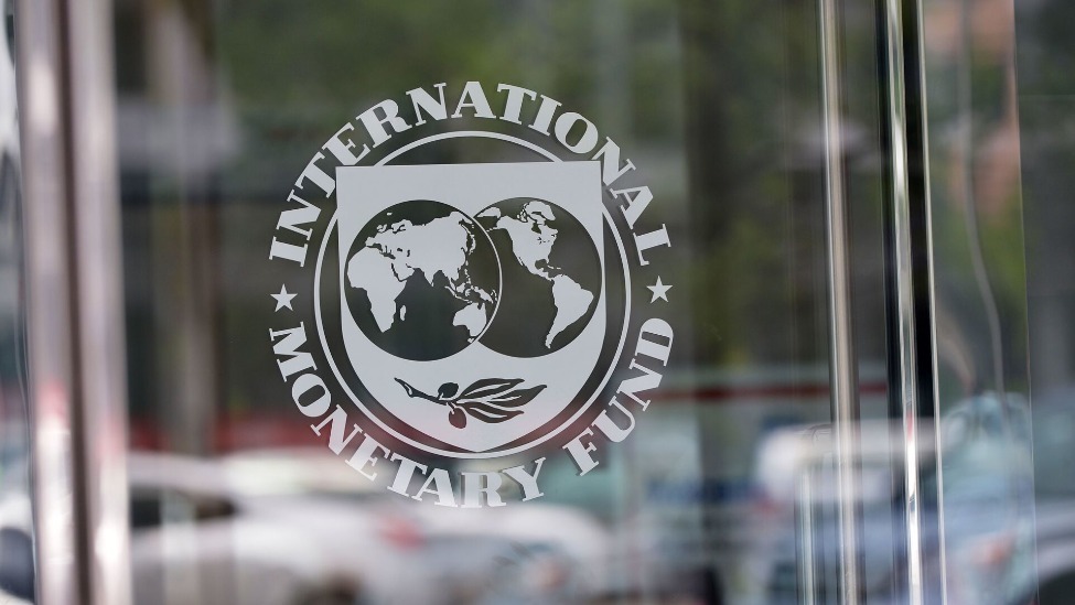 IMF警告，全球经济面临低增长高债务风险，全球需共同应对挑战。