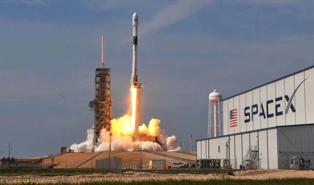 探究马斯克企业双翼齐飞背后的力量，SpaceX与xAI崛起之路，企业估值飙升至新高点