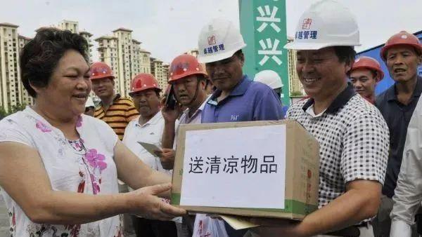 高温劳保津贴发放需全面考虑新就业形态因素，媒体聚焦下的全面审视