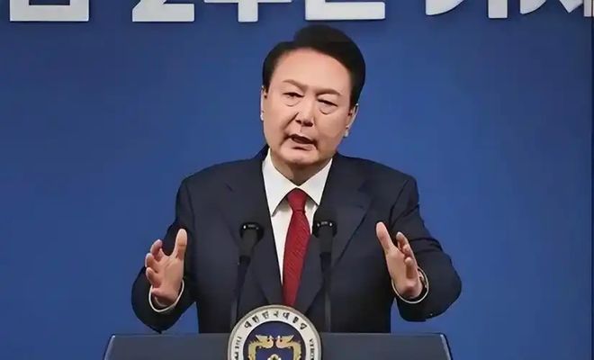 韩国总统弹劾案通过及尹锡悦总统职务被罢免对韩国政坛的深远冲击，影响与后果分析