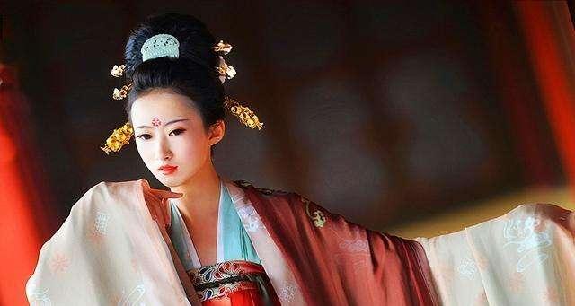 宁王供应商组团IPO，探究大客户依赖背后的商业逻辑与策略挑战
