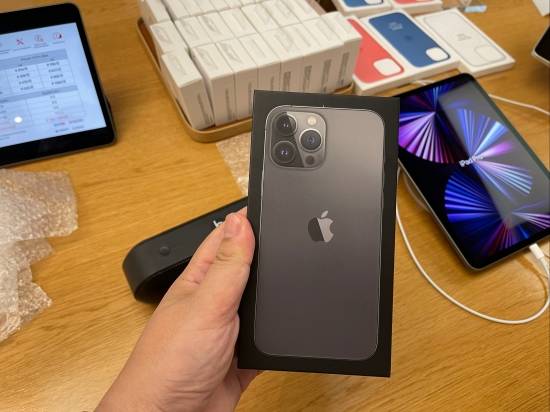 iPhone 14系列开卖，Pro版本受热捧，黄牛加价回收暗紫色Max