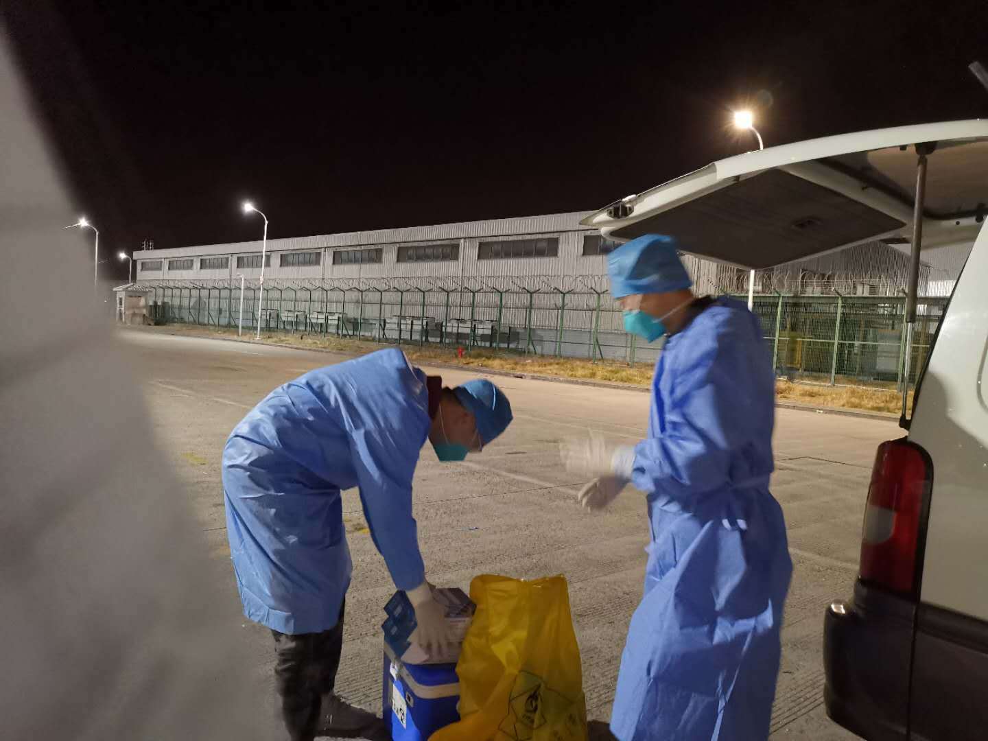 上海疾控专家揭秘，机器人喷洒式消毒既无效又不合规，专家深度解读其真实效果与合规问题。