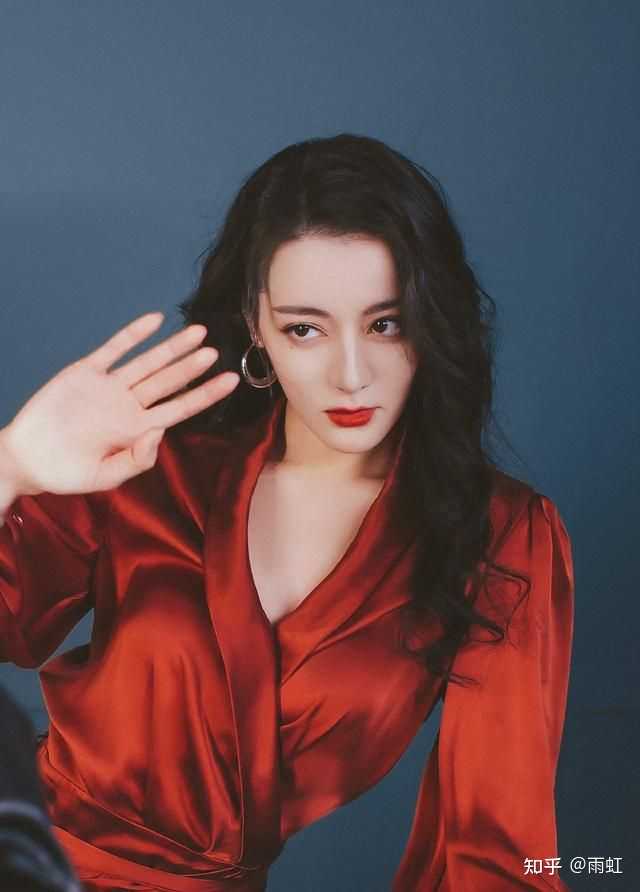 各家站姐眼中的迪丽热巴，璀璨明星的无限魅力与独特风采分享