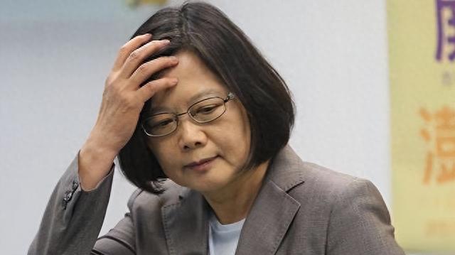 外交部回应台湾称发现48架大陆军机，维护和平稳定是两岸共同责任。