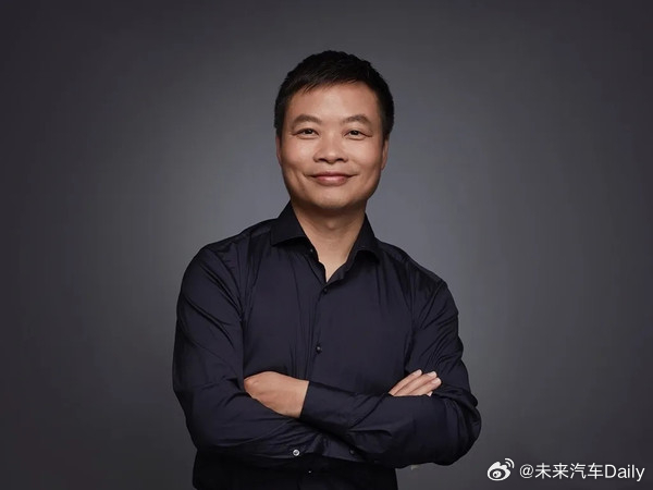 何小鹏增持小鹏汽车，揭秘低估时刻背后的未来展望与战略决策选择！