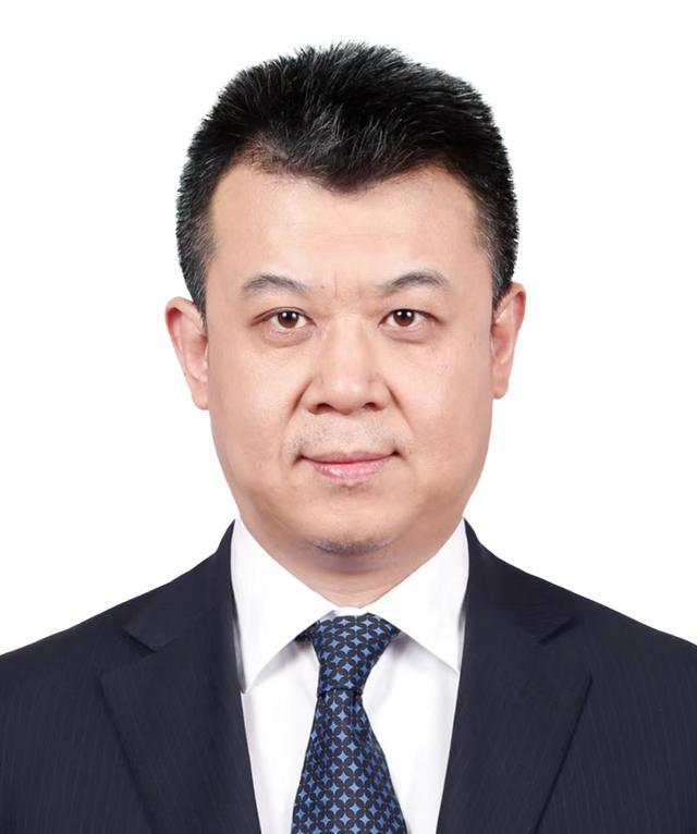 中再集团任命庄乾志为党委副书记，迎来首位70后总裁