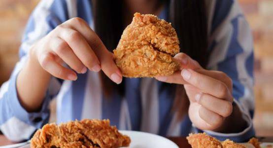 减肥误食炸鸡后的解决方案，应对饮食失误的方法与策略
