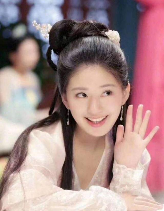 小谢眼中的赵露思，真挚美好的光芒，展现真实美好的她