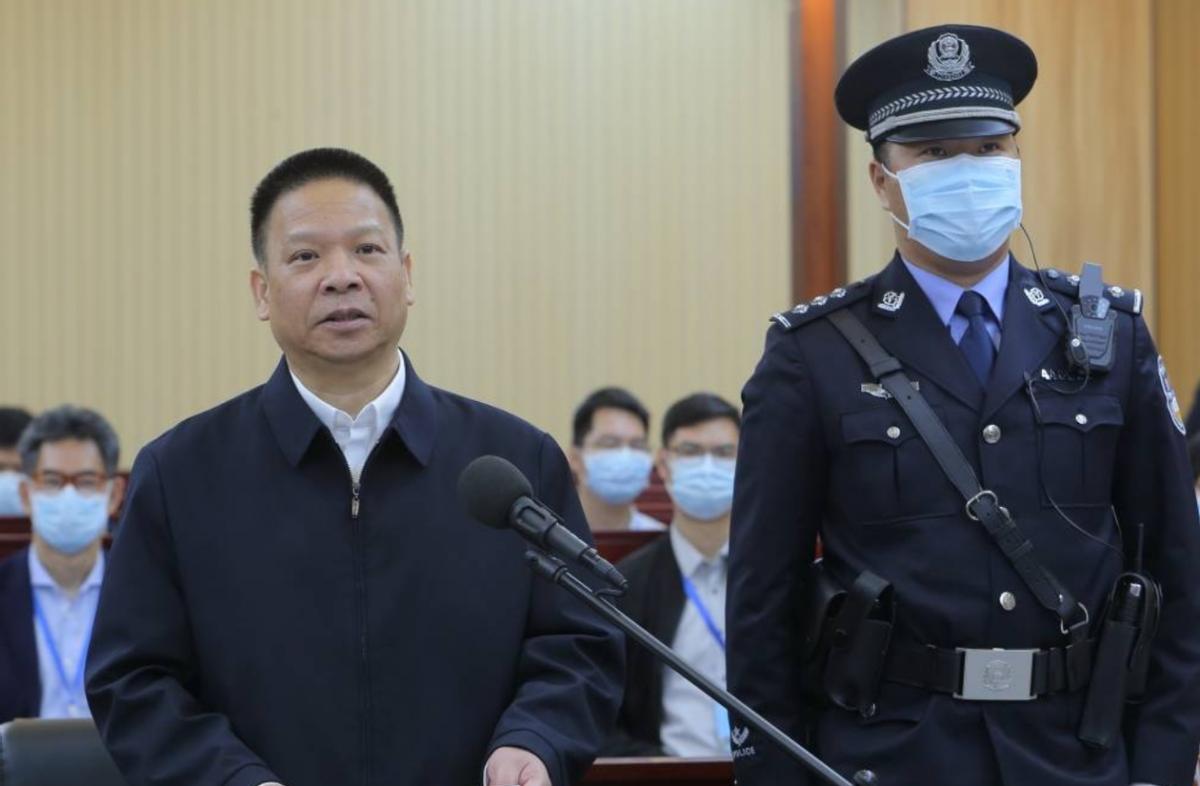 中国银行开平支行案主犯许国俊一审被判无期徒刑，归正之路是唯一出路