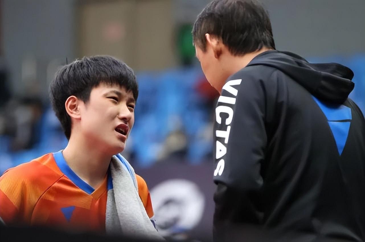 向鹏与弗朗西斯卡激烈对决，11比9的胜利之战