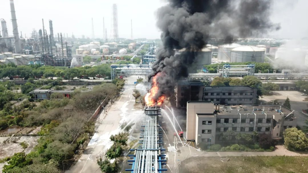 上海石化乙二醇装置区域火灾事故，影响评估进行中，火灾事故最新进展及影响评估报告