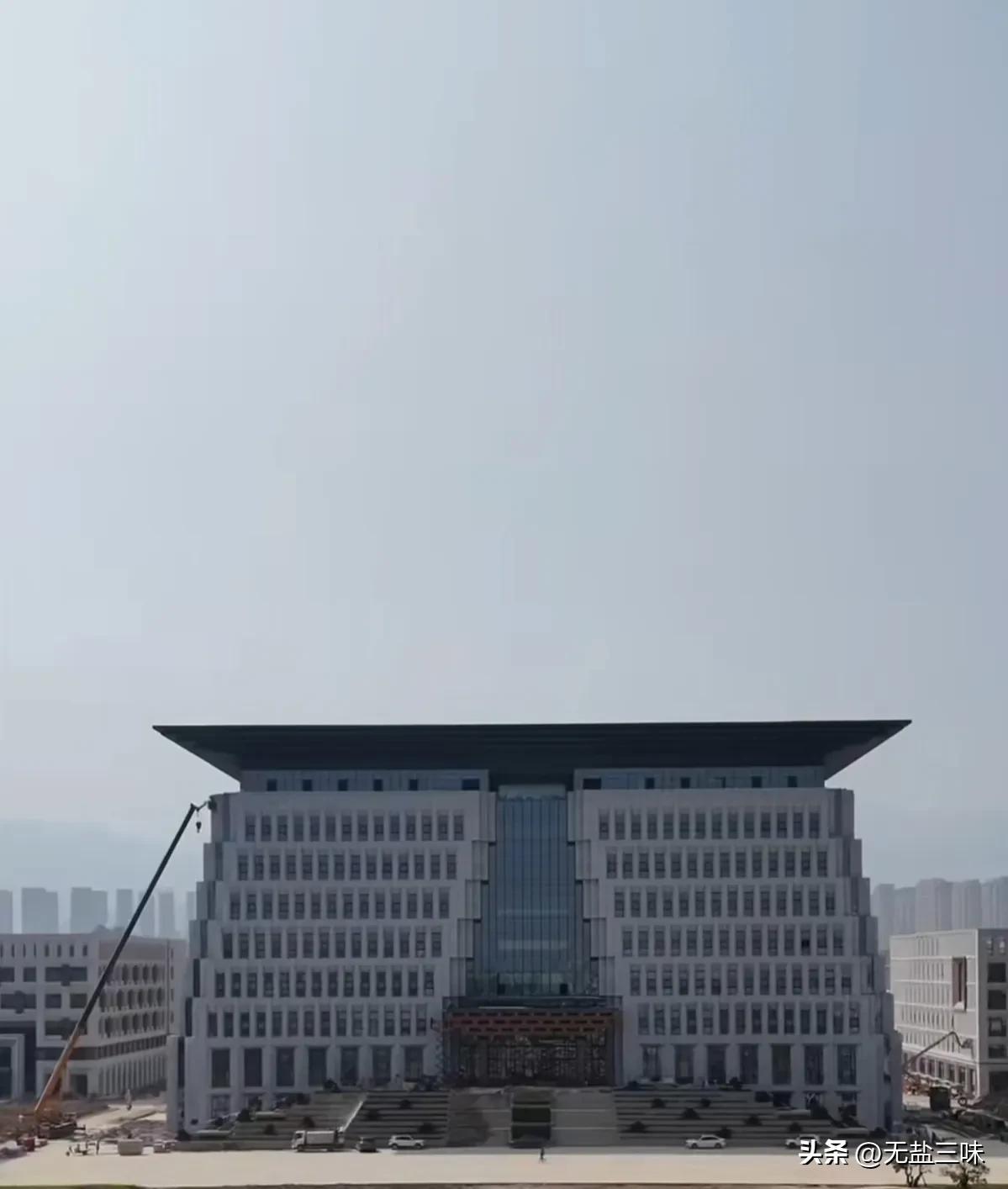 福建福耀科技大学校长王树国接待多个考察团，对外交流与展望新篇章