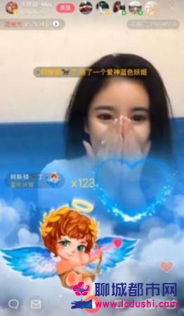直播间喊爹妈背后的玉石套路，主播上演互撕大戏，声称上亿玉石仅售99元吸引老年人关注