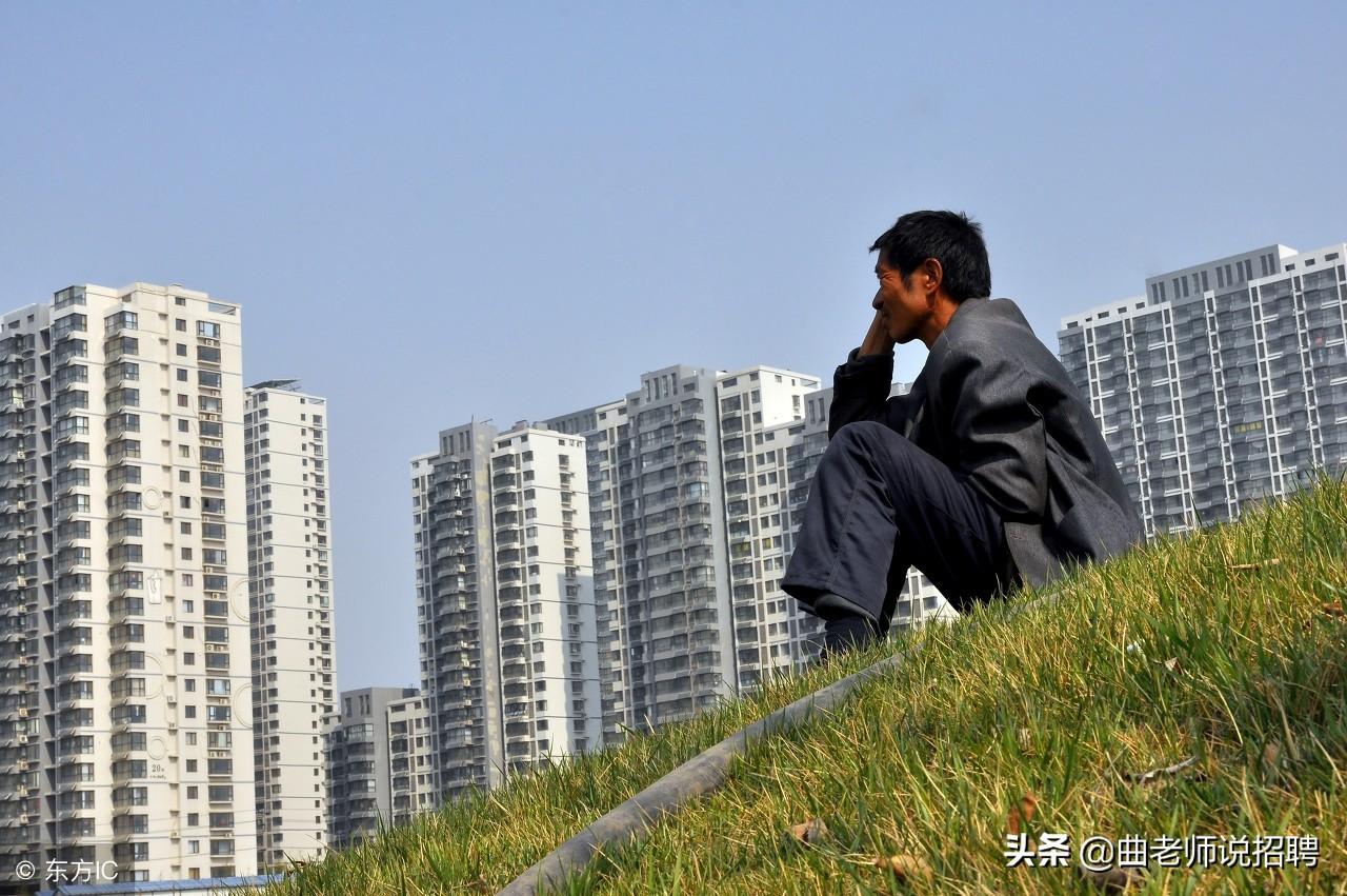 广发银行进行中层人事调整，多位干部退居二线，重塑组织架构新篇章