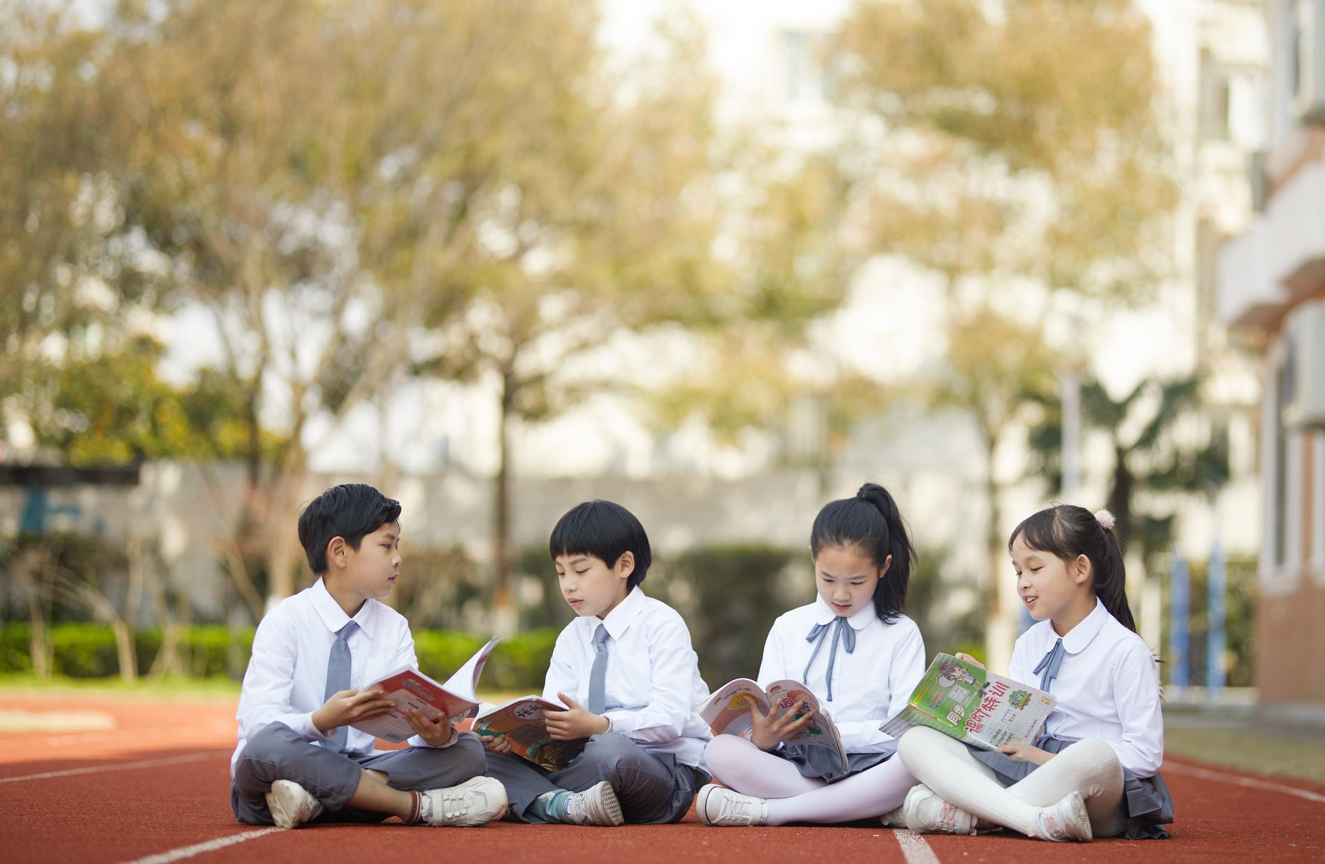 震惊社会！教育学校悲剧揭示内部真实状况，少年离世引发关注，五名教官被刑拘的背后故事