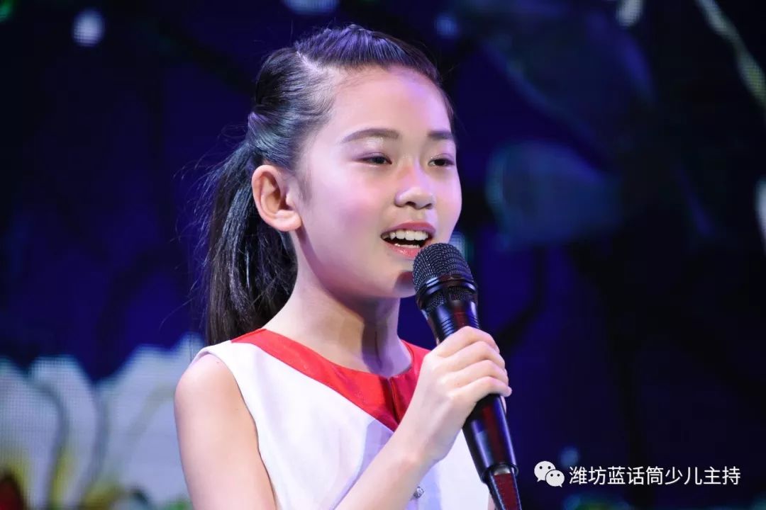 张小婉的五官与李嘉琦的守护，五官之美，守护之情的交织