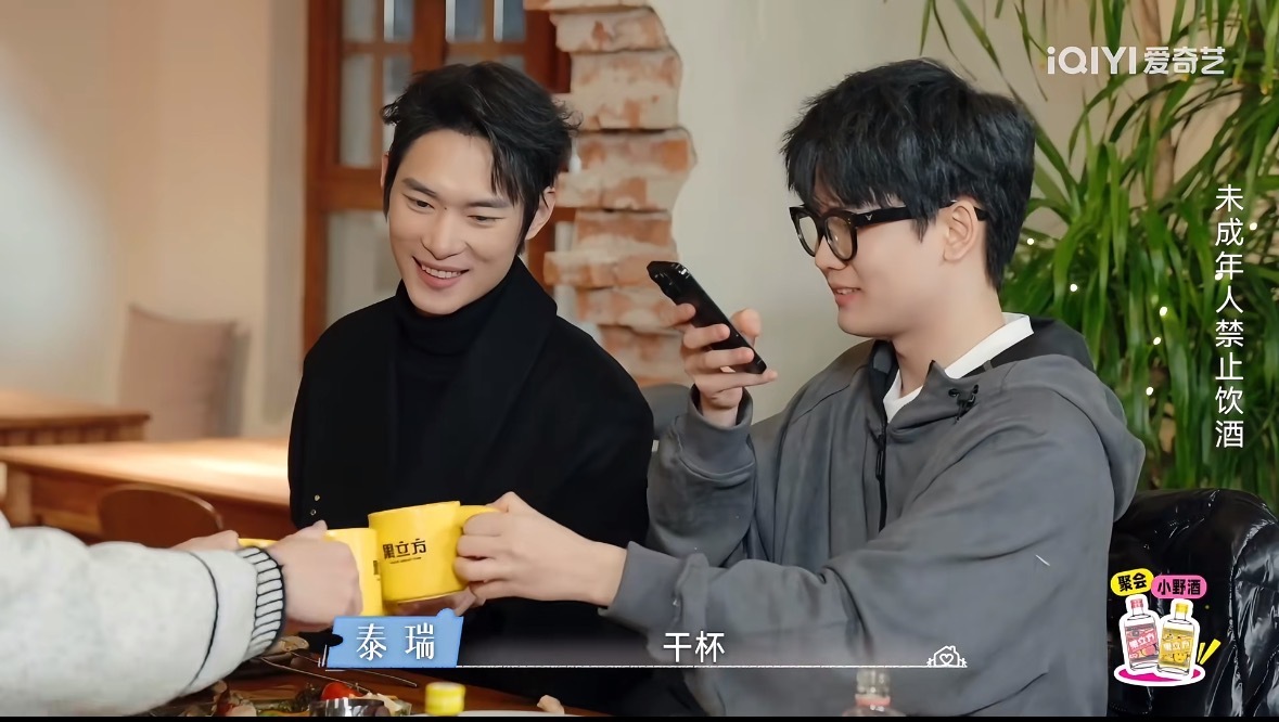 恋综初体验，两男争一男的独特剧情揭秘