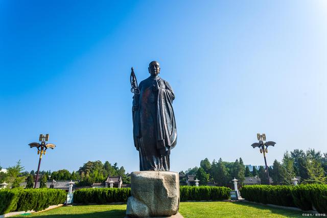 南京玄奘寺供奉事件后续，主要负责人被撤换，律师解读涉嫌寻衅滋事罪
