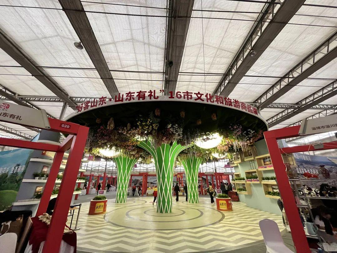 交银国际报告，新游戏推动二季度游戏行业增长，腾讯与网易维持买入评级。