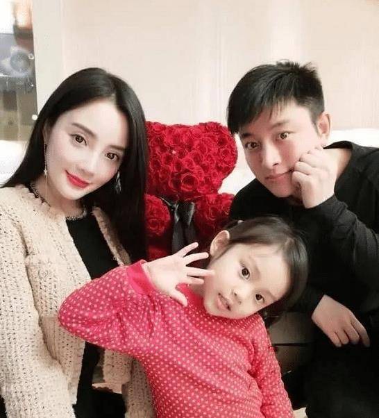 谢浩男妹妹回应父母离婚争议，家庭与个人成长的力量之展现