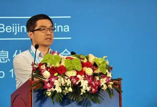 欧阳明高谈新能源汽车未来趋势，插电混动与增程电动占比提升趋势显著，未来占比逐年上升。