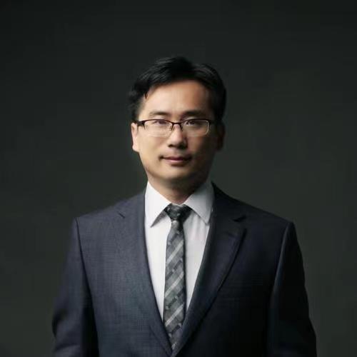 杨德龙策略助力股市表现提振，推动消费复苏与经济增长的积极效应显现。