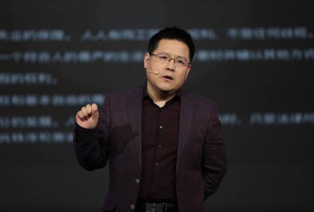 秦朔，拥抱力量，拒绝无力前行