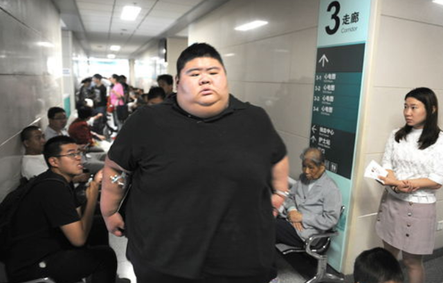 中国第一胖刷新纪录，718.8斤震撼全球！