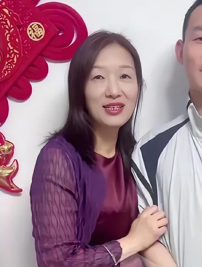 谢浩男妈妈含泪回应争议，爱与理解的缺失与重建之路