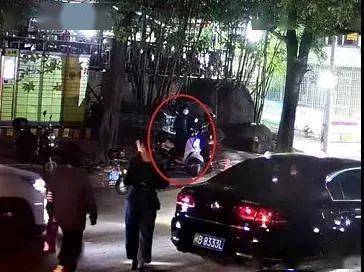 大学生踩踏车顶拍照引发争议，车主索赔遭拒的背后真相，涉事大学生致车主损失9505元索赔遭拒事件分析
