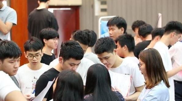 从孤儿院到年薪百万，95后男孩的逆袭之路