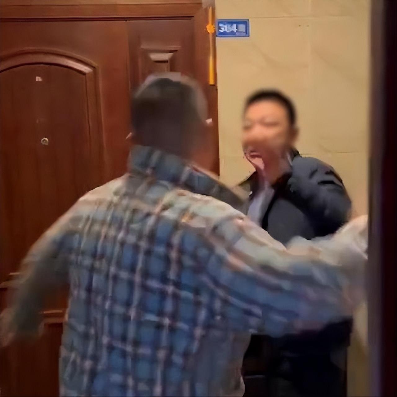 媒体人视角下的沪语冲突事件，男子因语言不通引发争端