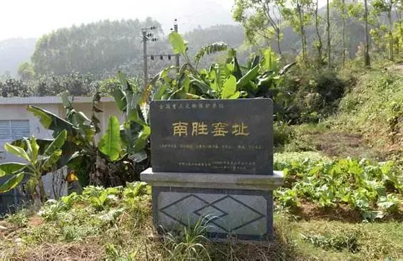 福建漳州夜空神秘飞行物引发猜想与探索热潮