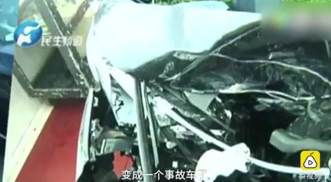 百万宝马送保养遭遇车祸，车辆受损严重
