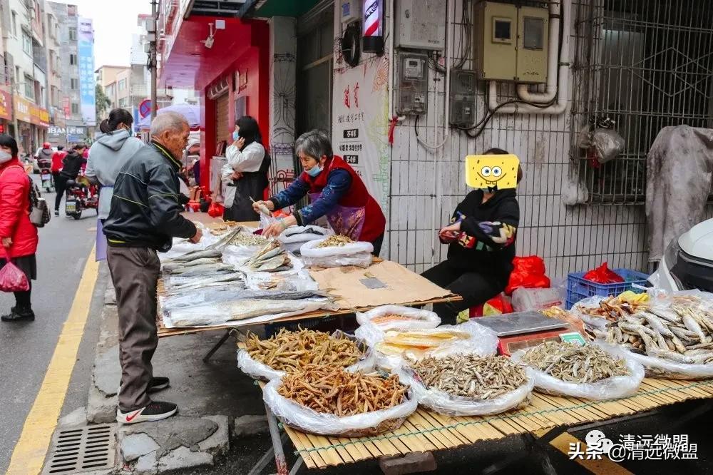 江西媳妇晒锅铲，传统与现代碰撞，锅铲竟似锄头！